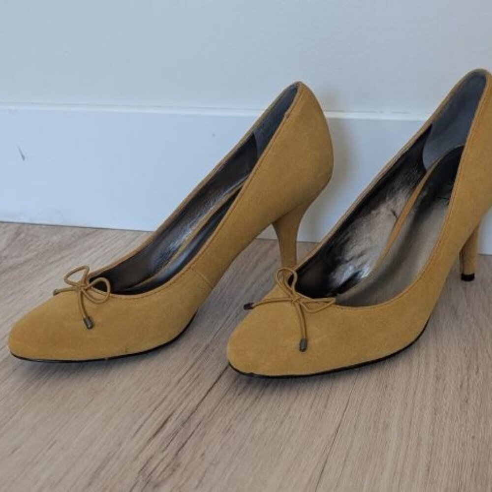 Ann Taylor yellow ballet pumps